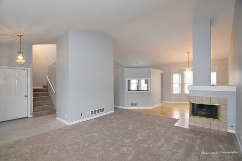 2211 Clipper Ct, Elgin, IL 60123 photo 7