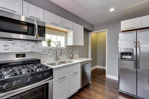 2001 E 74th St, Chicago, IL 60649 photo 6