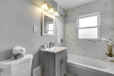2001 E 74th St, Chicago, IL 60649 photo 8