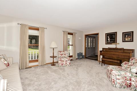4908 Round Hill Ct, Johnsburg, IL 60051 photo 5