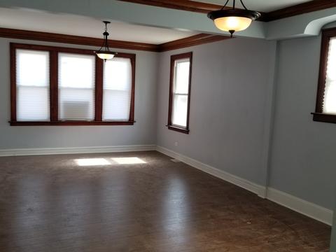 8640 S Manistee Ave, Chicago, IL 60617 photo 2