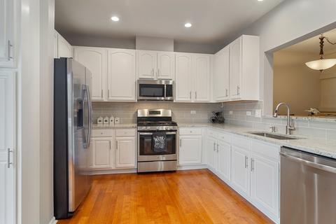 1742 Geneva Dr, Wheeling, IL 60090 photo 3