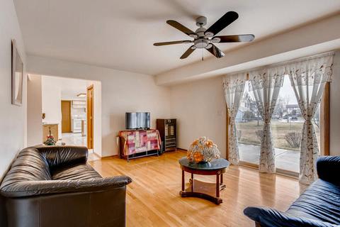 666 Stuart Dr, Carol Stream, IL 60188 photo 10