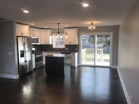 2320 E Grand Ave, Lindenhurst, IL 60046 photo 4