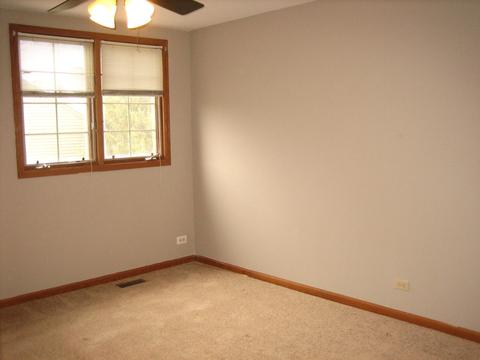 934 Ascot Dr, Elgin, IL 60123 photo 9