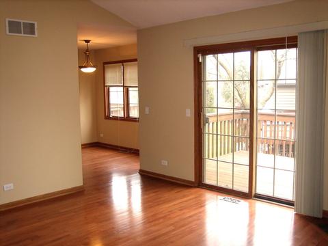 934 Ascot Dr, Elgin, IL 60123 photo 4