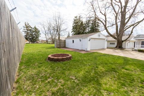 417 E Stewart St, Bloomington, IL 61701 photo 4