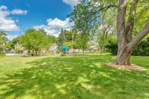 1773 Whitcomb Ave, Des Plaines, IL 60018 photo 3