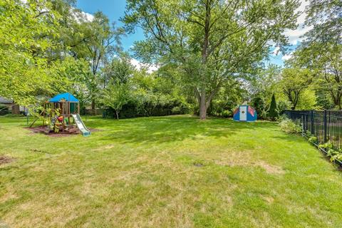 1773 Whitcomb Ave, Des Plaines, IL 60018 photo 4