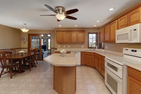 504 Whispering Pines Cc Ln, Normal, IL 61761 photo 6