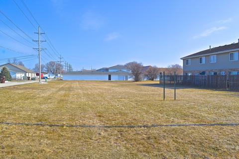 28 East Division Street, Manteno, IL 60950