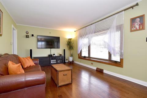 2155 Chase Ave, Des Plaines, IL 60018 photo 6
