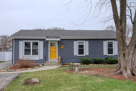 1716 Pleasant Ave, Mchenry, IL 60050 photo 1