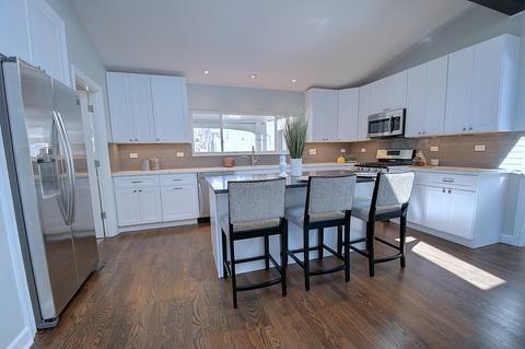 930 Castlegate Ct, Lake Forest, IL 60045 photo 4