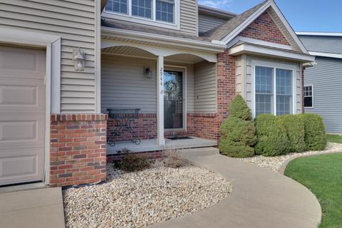 2944 Wolf Creek Ln, Normal, IL 61761 photo 2