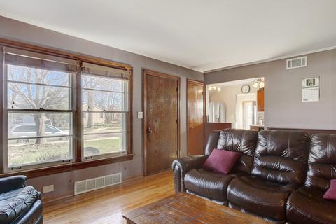 417 E Maple St, Lombard, IL 60148 photo 8