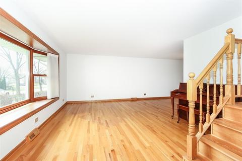 4110 Ohare Dr, Hoffman Estates, IL 60192 photo 4