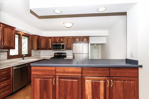 4110 Ohare Dr, Hoffman Estates, IL 60192 photo 10