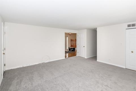 4110 Ohare Dr, Hoffman Estates, IL 60192 photo 14