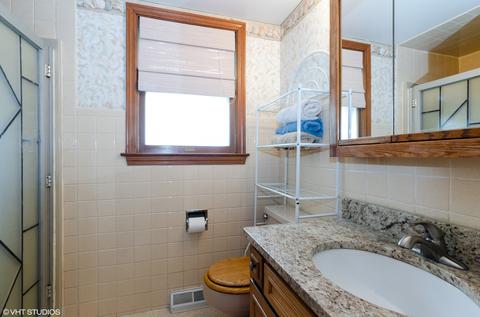 149 Thomas More Dr, Elgin, IL 60123 photo 8