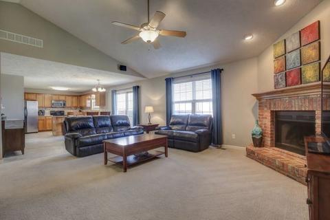 809 Chickory Dr, Champaign, IL 61822 photo 8