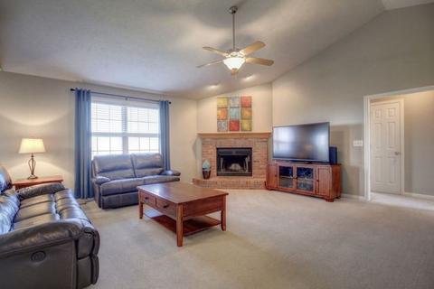 809 Chickory Dr, Champaign, IL 61822 photo 7