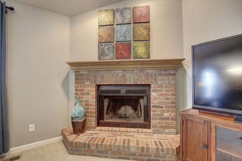 809 Chickory Dr, Champaign, IL 61822 photo 10