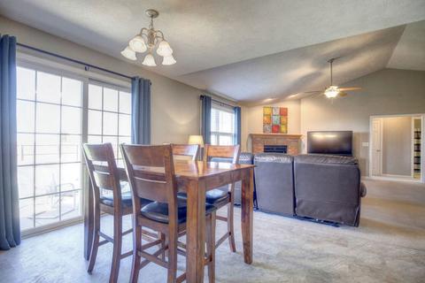809 Chickory Dr, Champaign, IL 61822 photo 13