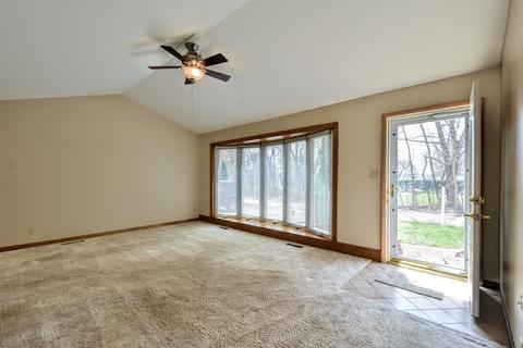 1106 Acre Ln, Johnsburg, IL 60051 photo 11