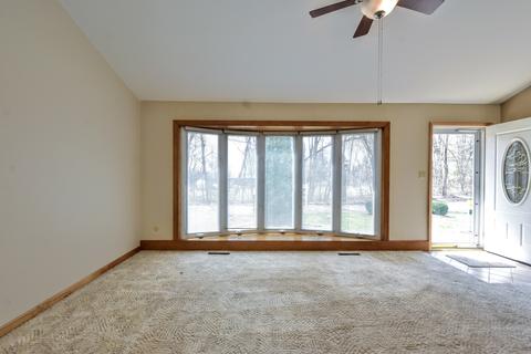 1106 Acre Ln, Johnsburg, IL 60051 photo 3