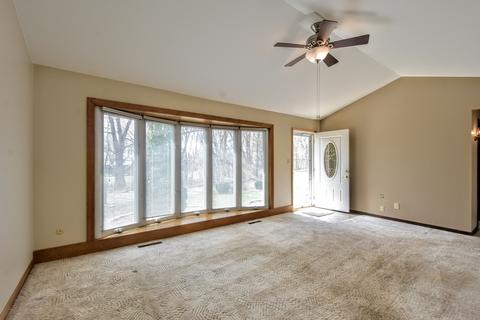 1106 Acre Ln, Johnsburg, IL 60051 photo 4