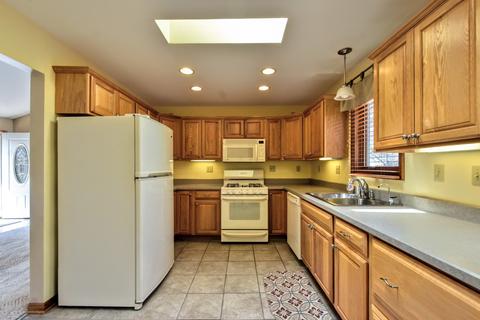 1106 Acre Ln, Johnsburg, IL 60051 photo 8