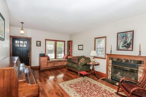 430 W Oneida Ave, Bartlett, IL 60103 photo 4