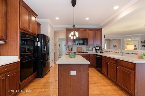 815 Rambling Brook Cir, Elgin, IL 60124 photo 11