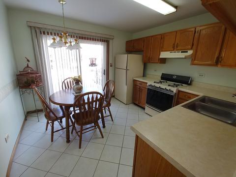 4548 Topaz Dr, Hoffman Estates, IL 60192 photo 4