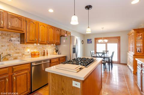 39 W329 Abilene Trl, Elgin, IL 60124 photo 3
