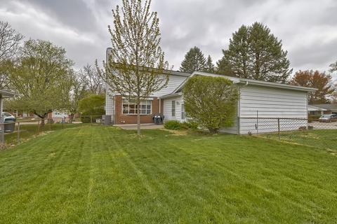 2218 Georgetown Dr, Champaign, IL 61821 photo 2