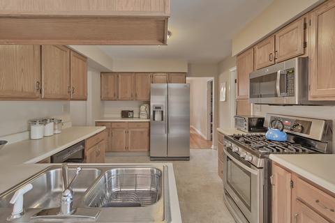 2218 Georgetown Dr, Champaign, IL 61821 photo 12