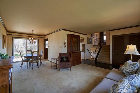 230 Dulles Rd, Des Plaines, IL 60016 photo 3
