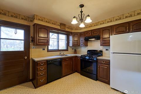 230 Dulles Rd, Des Plaines, IL 60016 photo 8