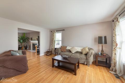 50 S Oakleaf Rd, Algonquin, IL 60102 photo 3