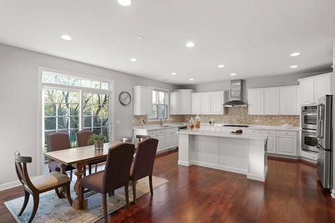 2725 Summit Dr, Glenview, IL 60025 photo 9
