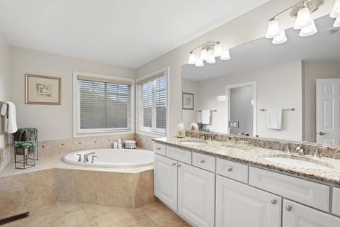 2725 Summit Dr, Glenview, IL 60025 photo 16