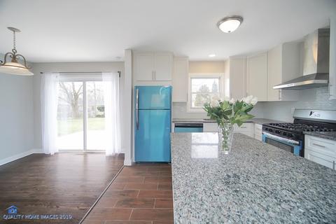 9436 Sumac Rd, Des Plaines, IL 60016 photo 6