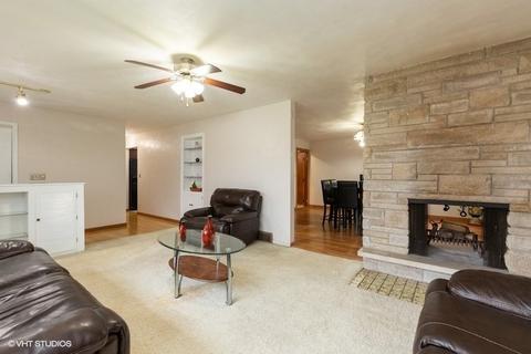 973 Stephen Ave, Elgin, IL 60123 photo 4