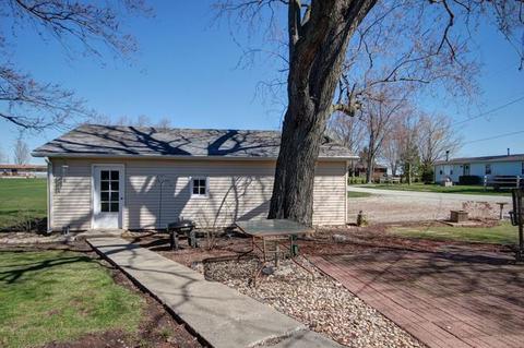 122 E Park, Elliott, IL 60933 photo 6