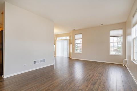 2641 Williamsburg Dr, Algonquin, IL 60102 photo 2