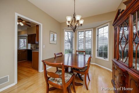 621 Dogleg Ln, Bartlett, IL 60103 photo 5