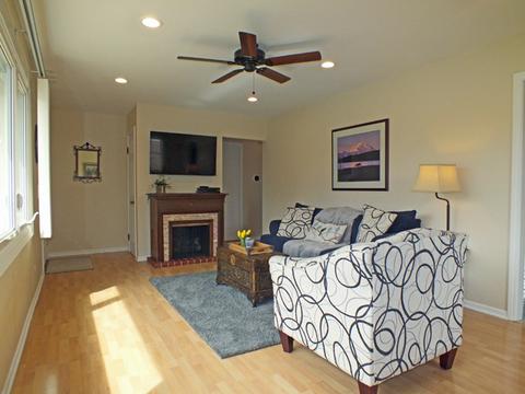 843 E Grant Dr, Des Plaines, IL 60016 photo 7