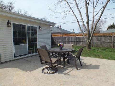 843 E Grant Dr, Des Plaines, IL 60016 photo 23